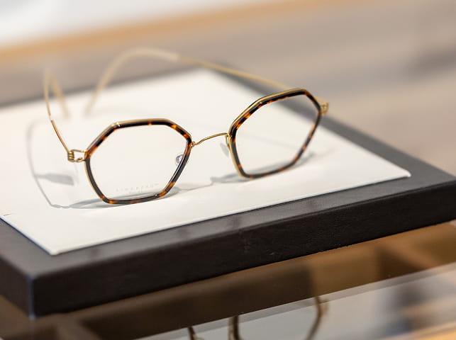 Eye glasses