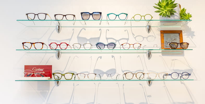 glasses put on shelves
